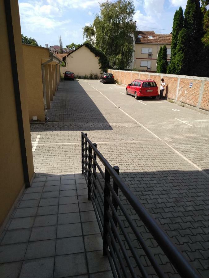 Apartman Marina Sa Garazom Novi Sad Extérieur photo